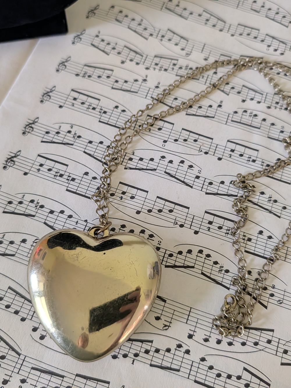 Goldtone Heart Pendant Necklace - Elegant Women's Jewelry